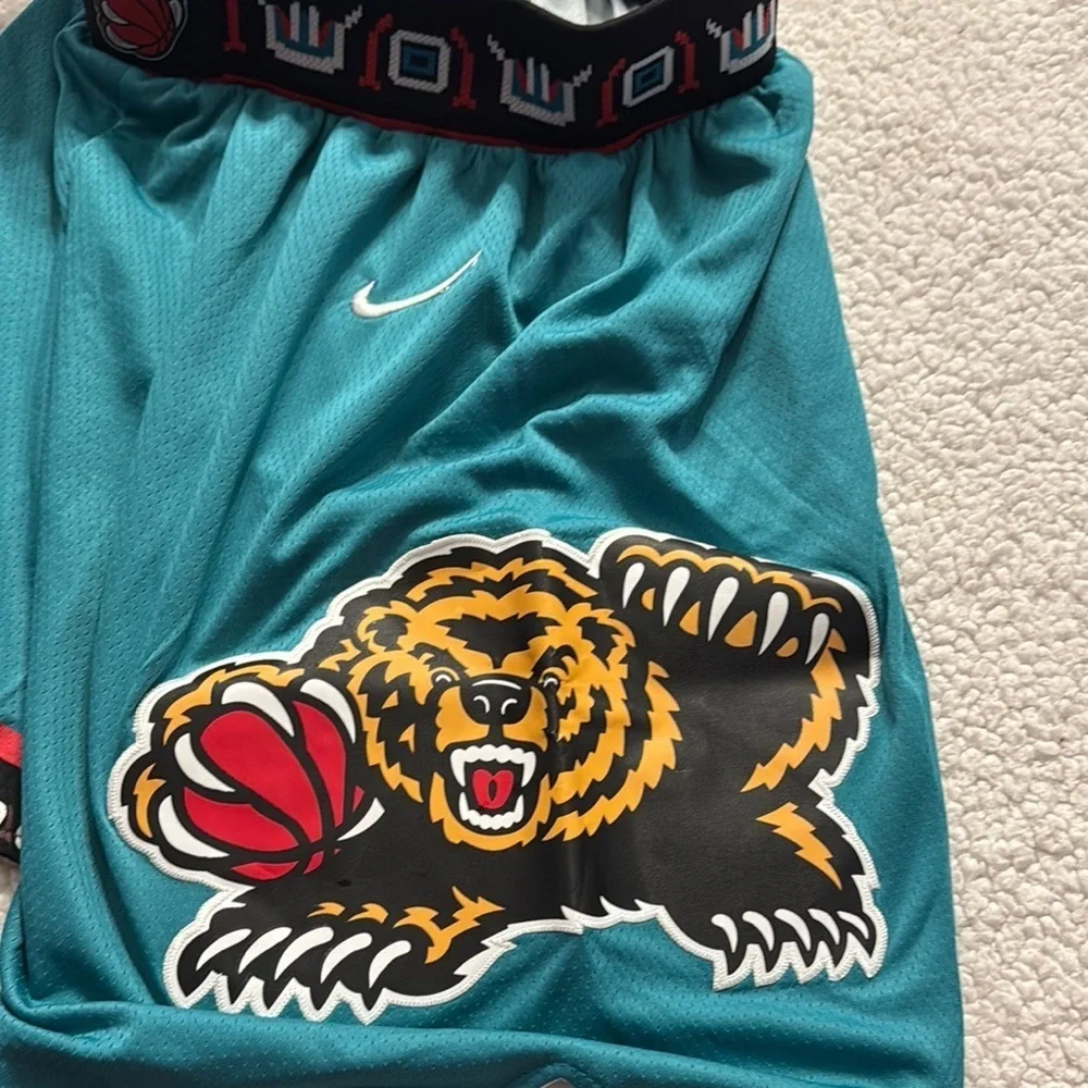 Nike NBA Numbered #50 Vancouver Grizzles Retro 90s Vintage Basketball Shorts